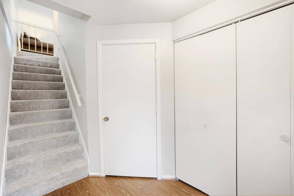2342 Dorland PL E, Maplewood, MN 55119