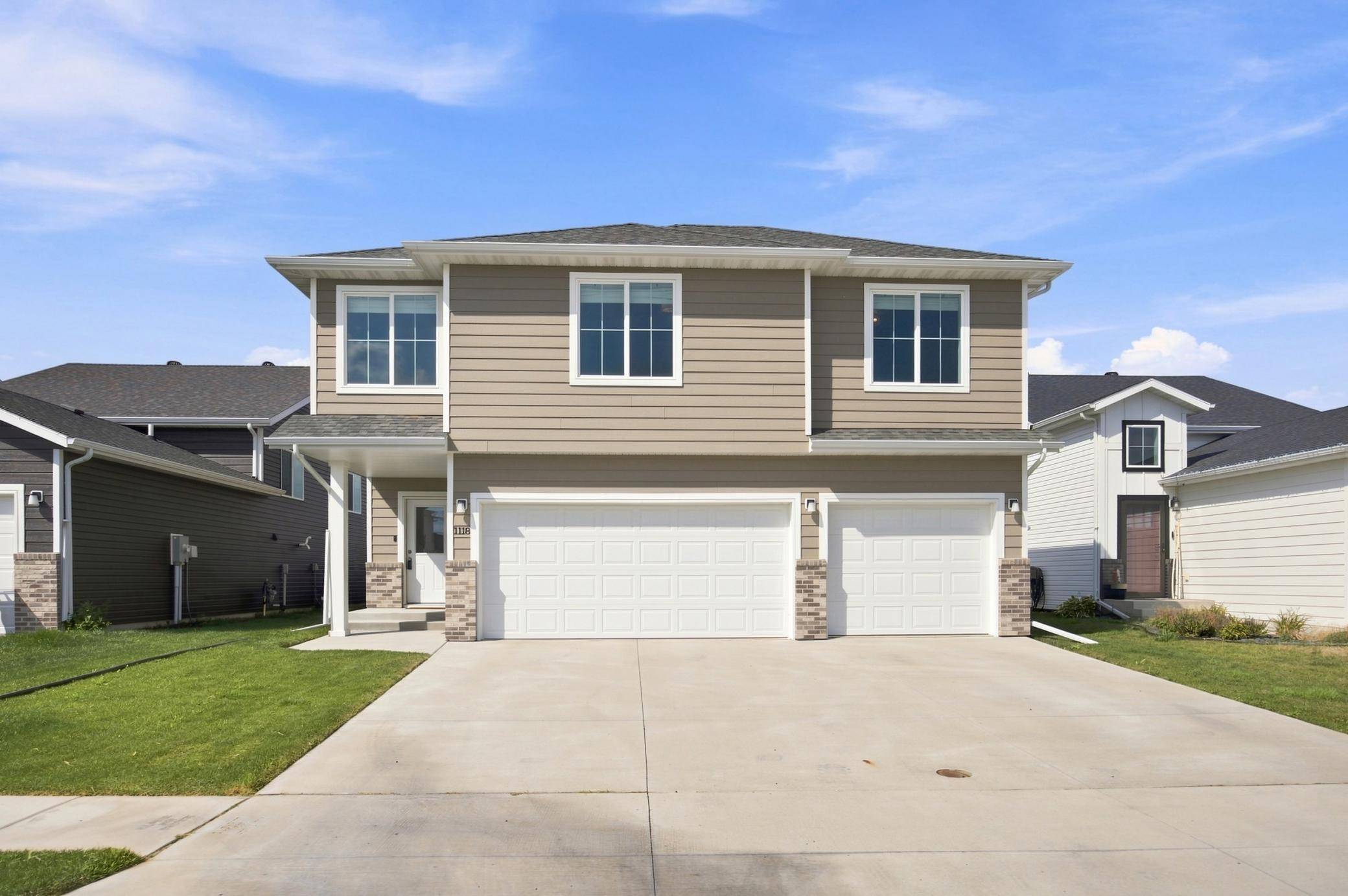 1118 Albert CT W, West Fargo, ND 58078