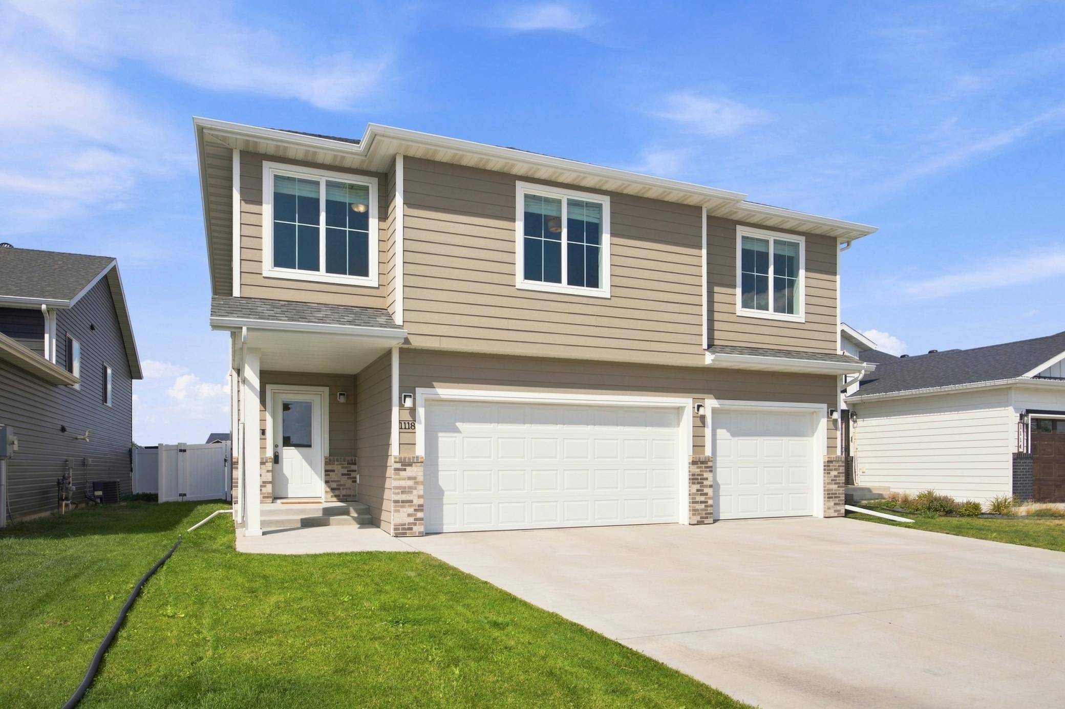 1118 Albert CT W, West Fargo, ND 58078