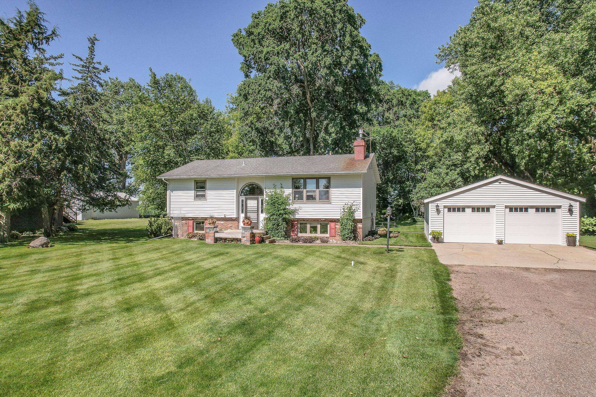 3060 30th ST SW, Willmar, MN 56201