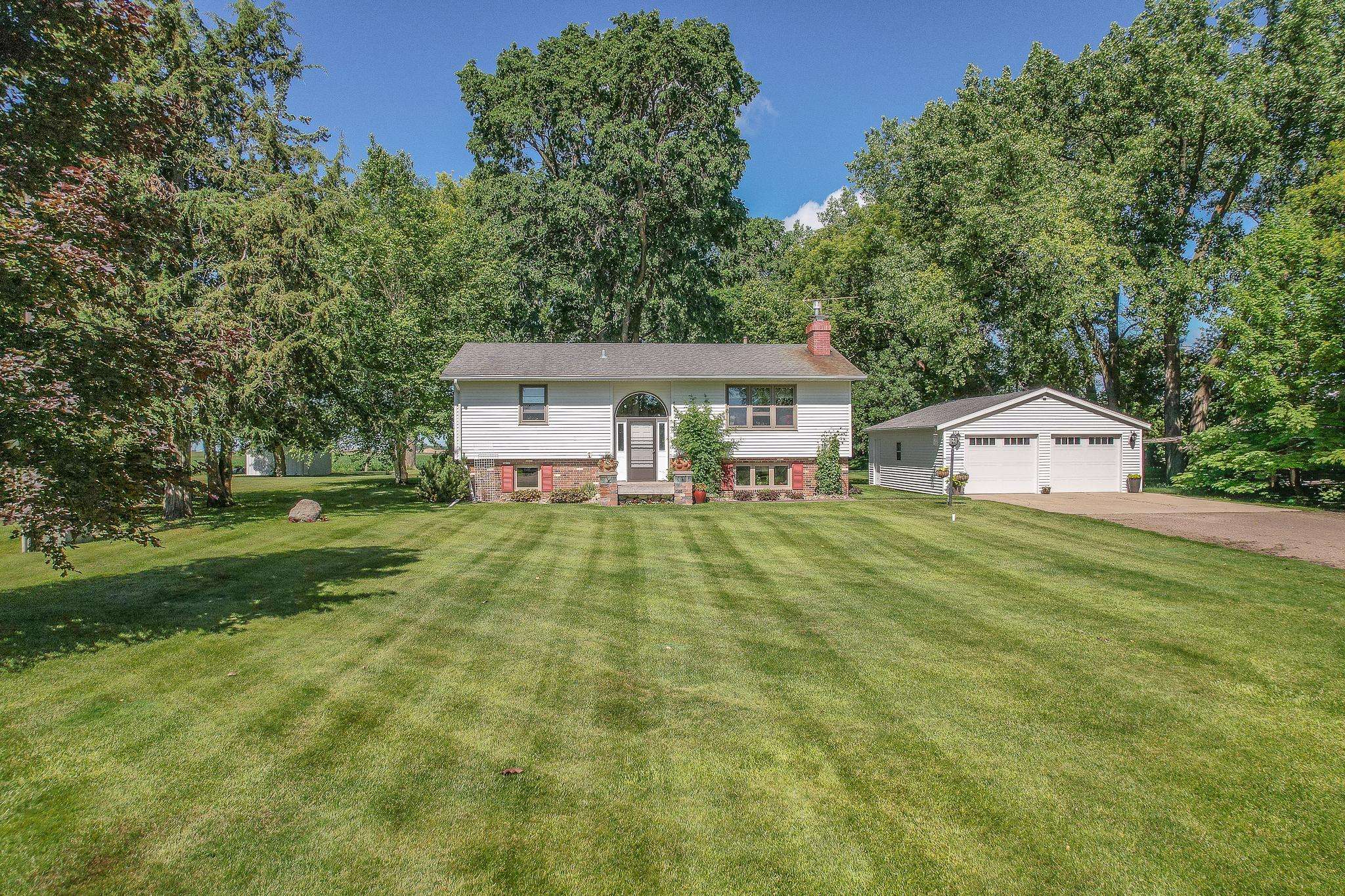 3060 30th ST SW, Willmar, MN 56201