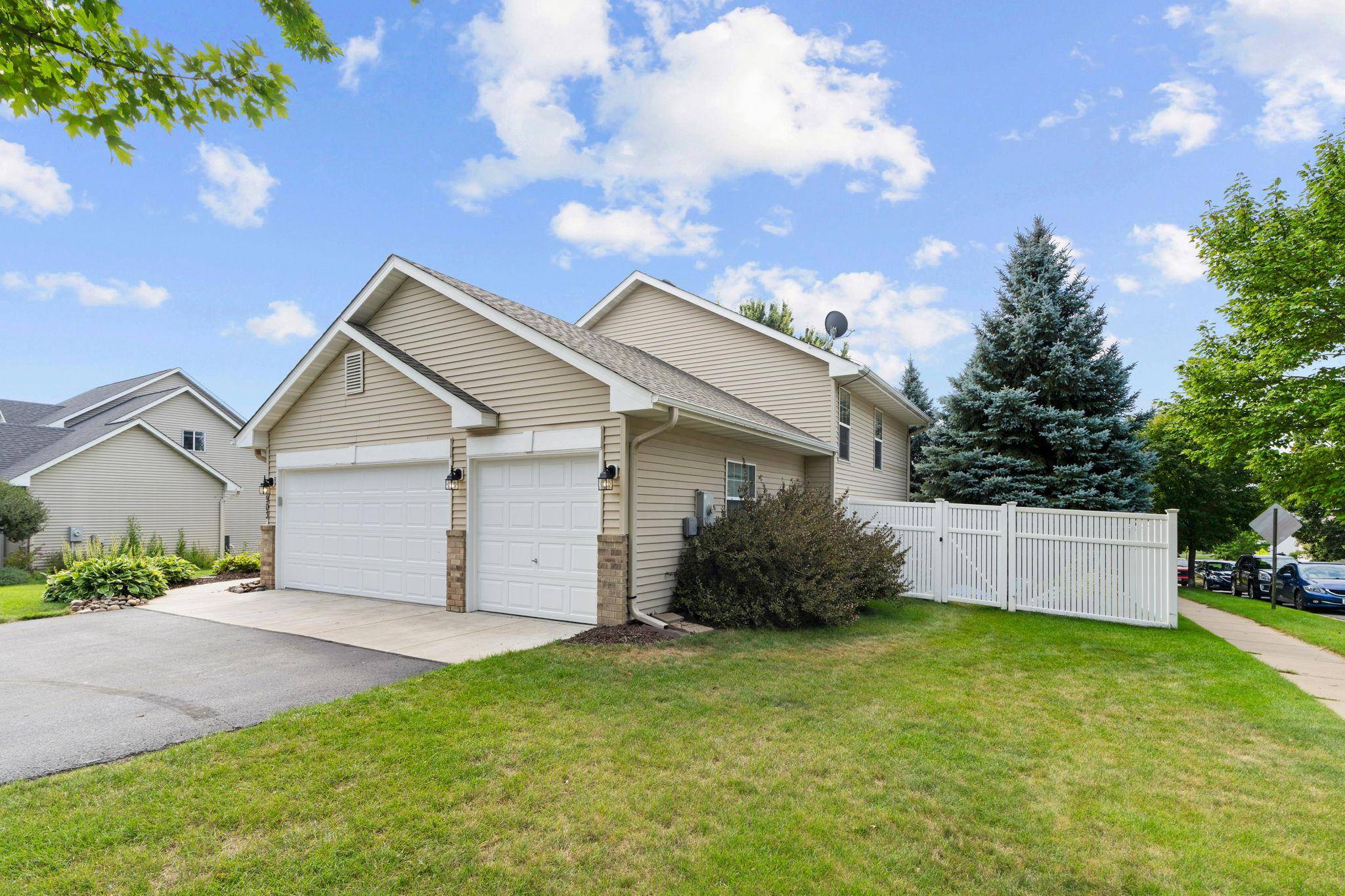 19903 Excelsior LN, Farmington, MN 55024