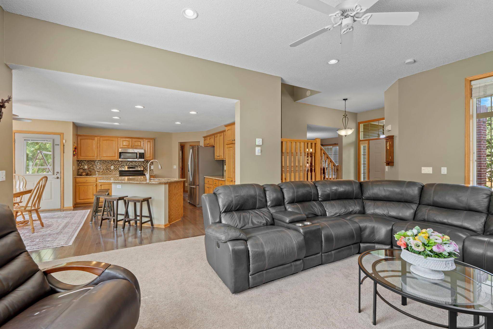 3331 98th CIR N, Brooklyn Park, MN 55443