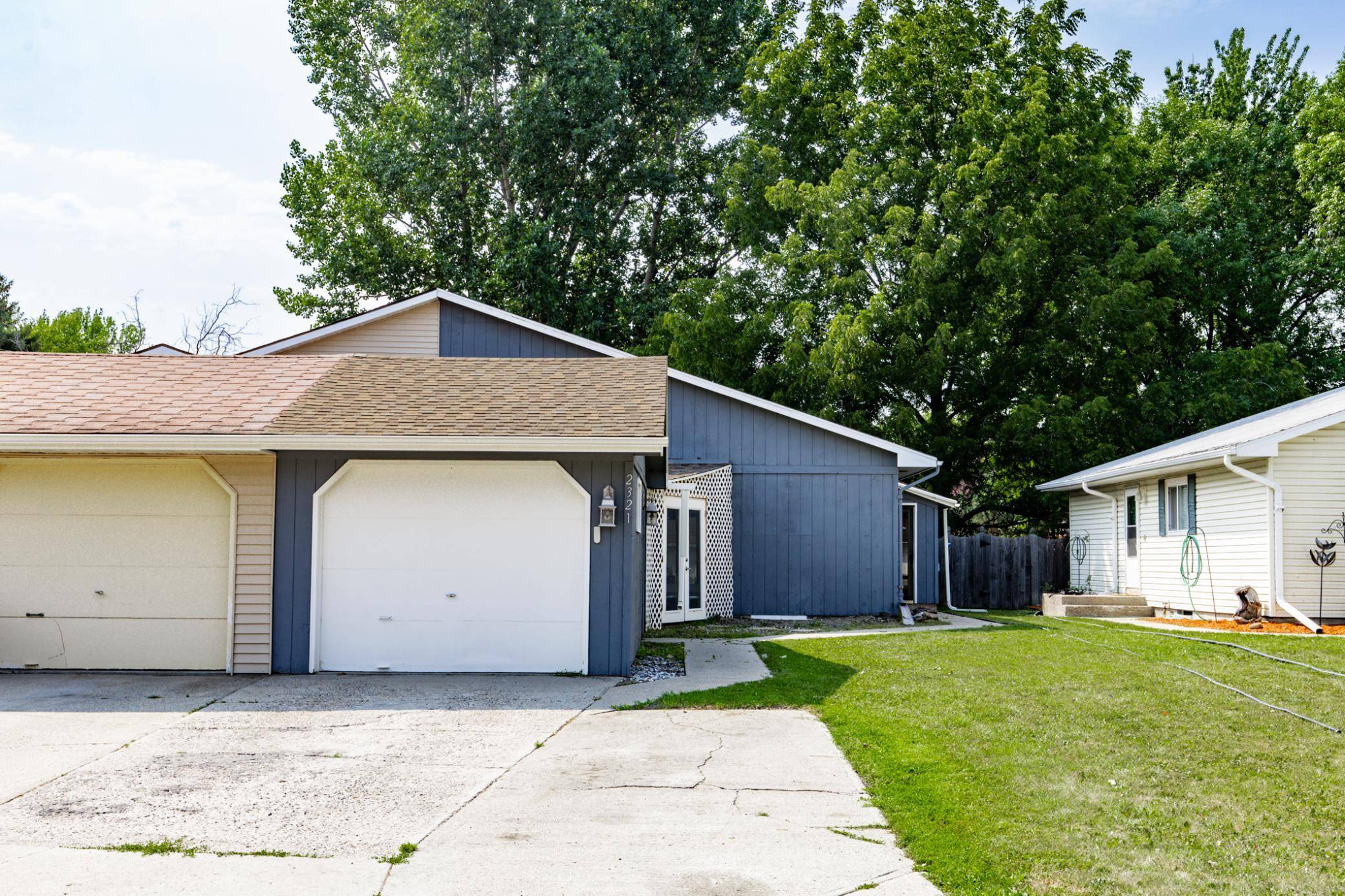 2321 Country Club Pkwy, Moorhead, MN 56560