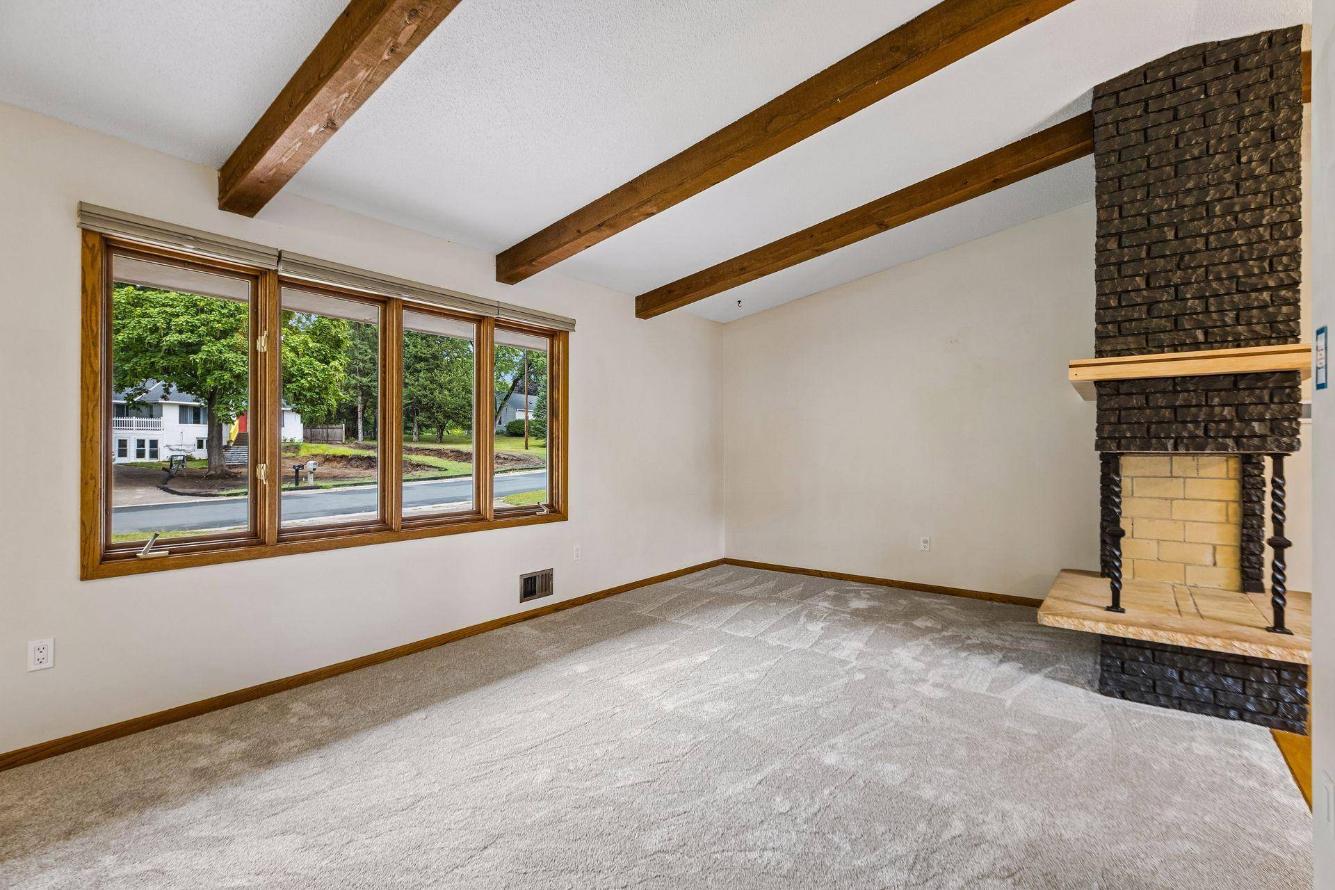 401 Mission RD W, Bloomington, MN 55420
