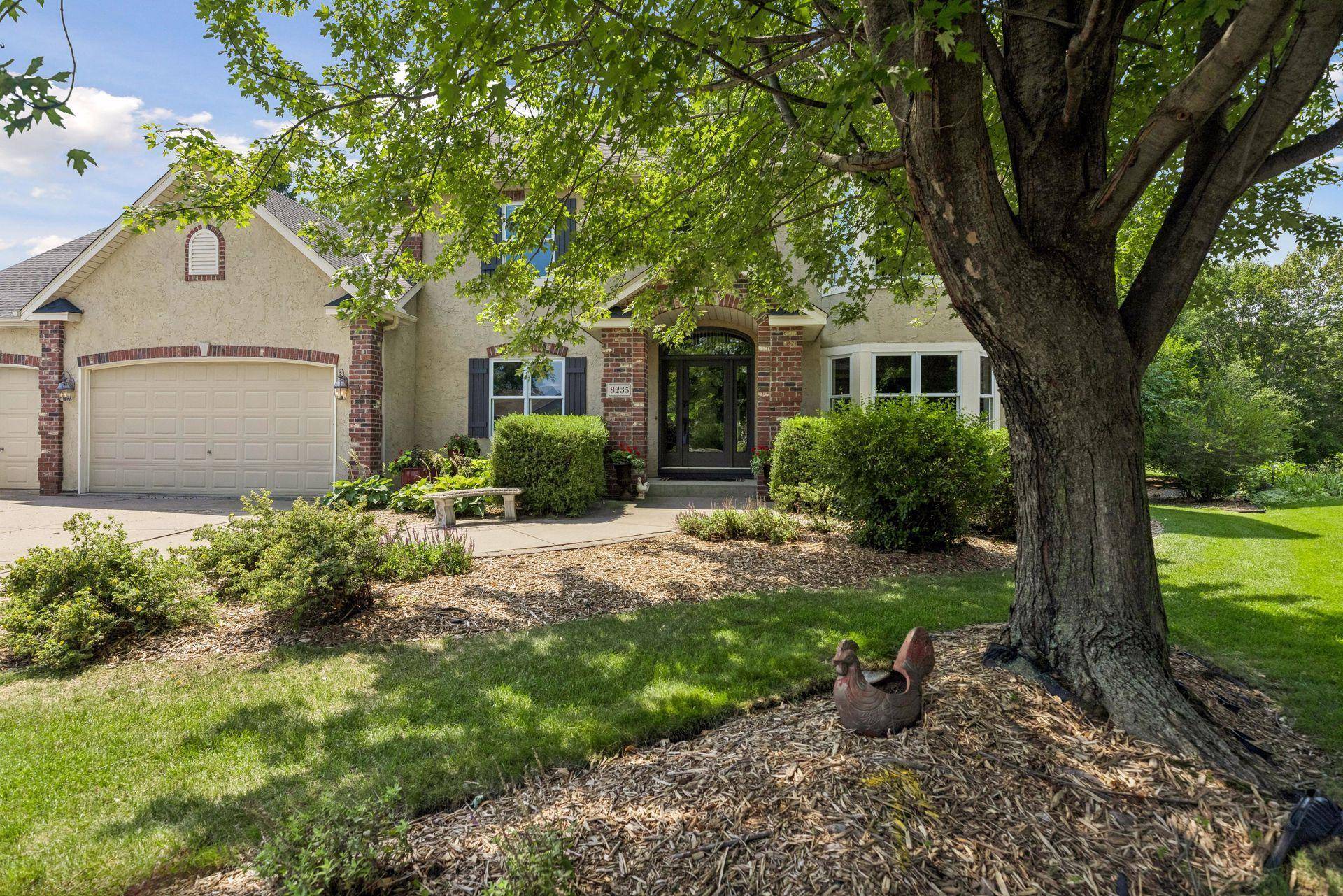 8235 Enclave CV, Woodbury, MN 55125