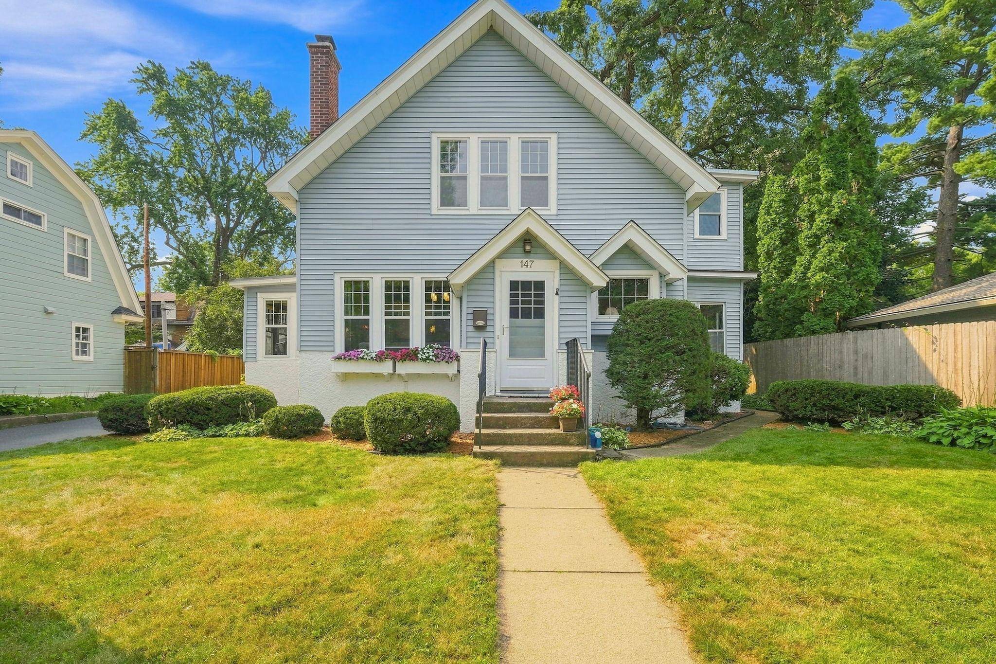 147 W 48th ST, Minneapolis, MN 55419