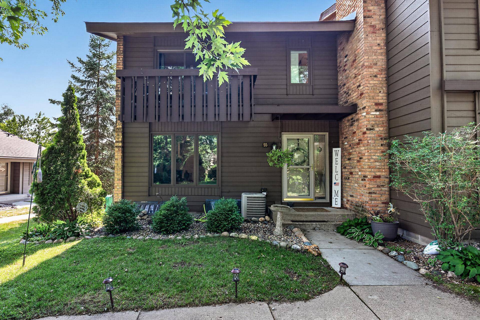 55 Birnamwood DR, Burnsville, MN 55337