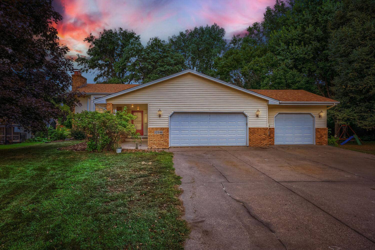 12140 Kenyon CT NE, Blaine, MN 55449