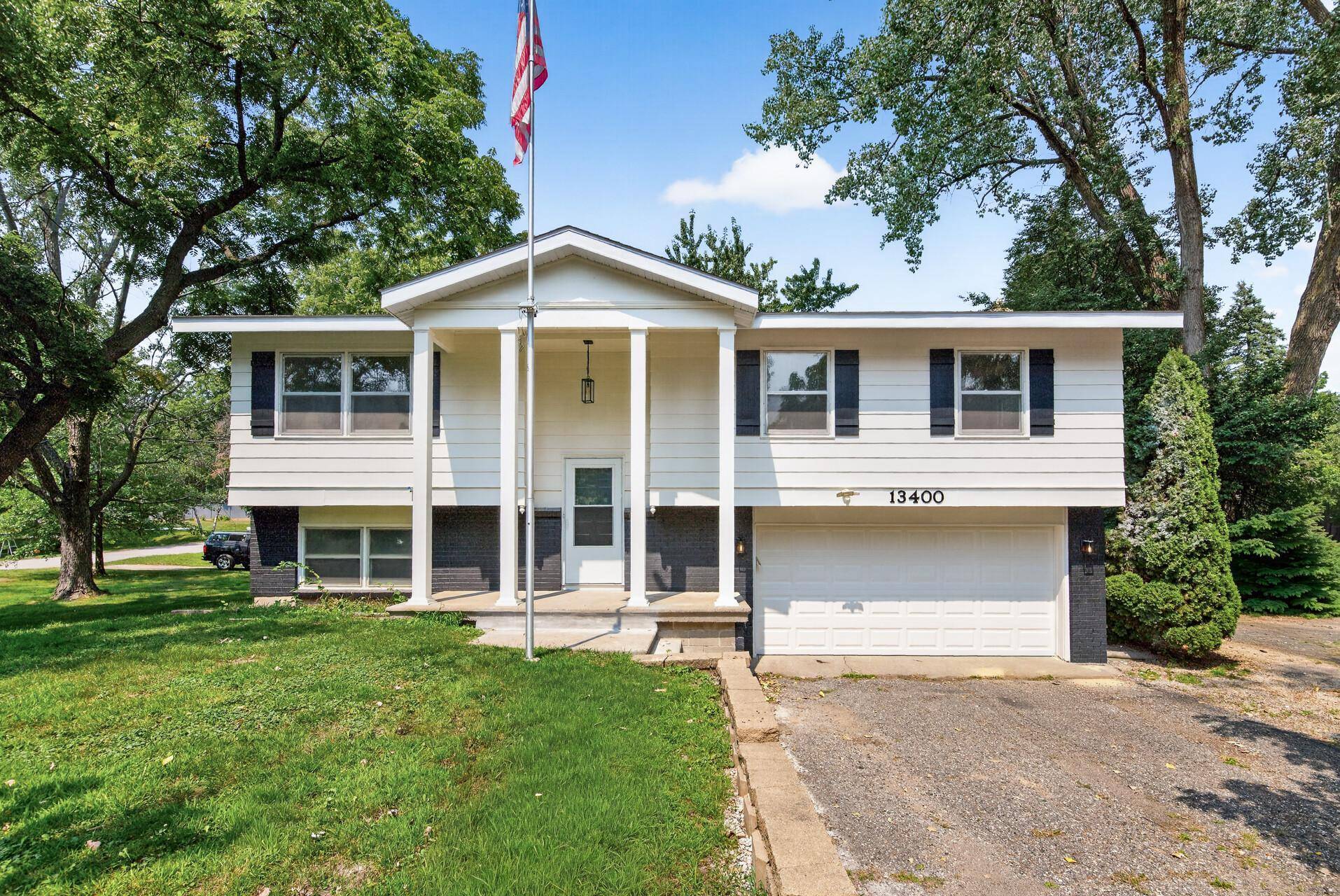 13400 Orchard RD, Hopkins, MN 55305