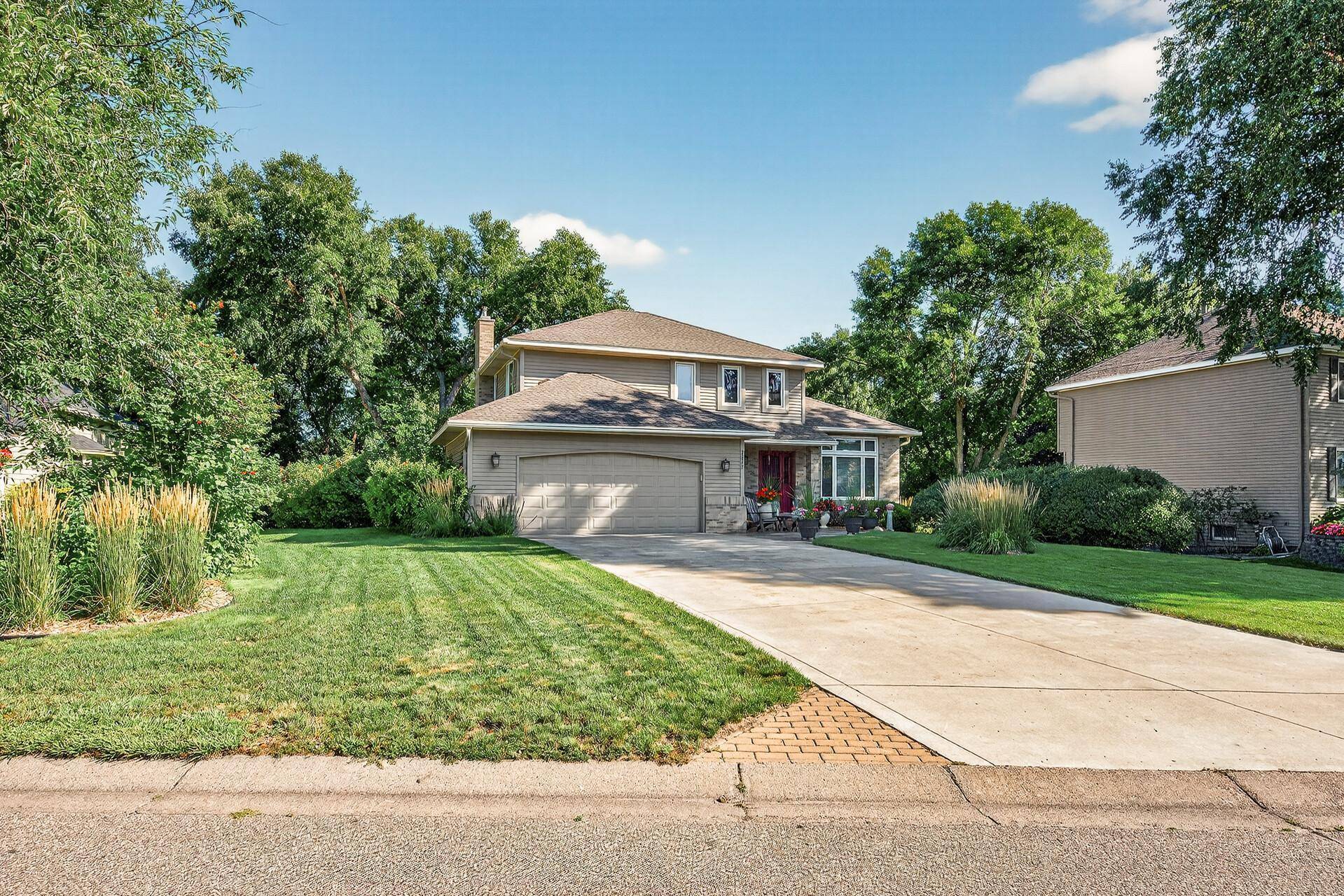 2277 Moreland CT E, Maplewood, MN 55119
