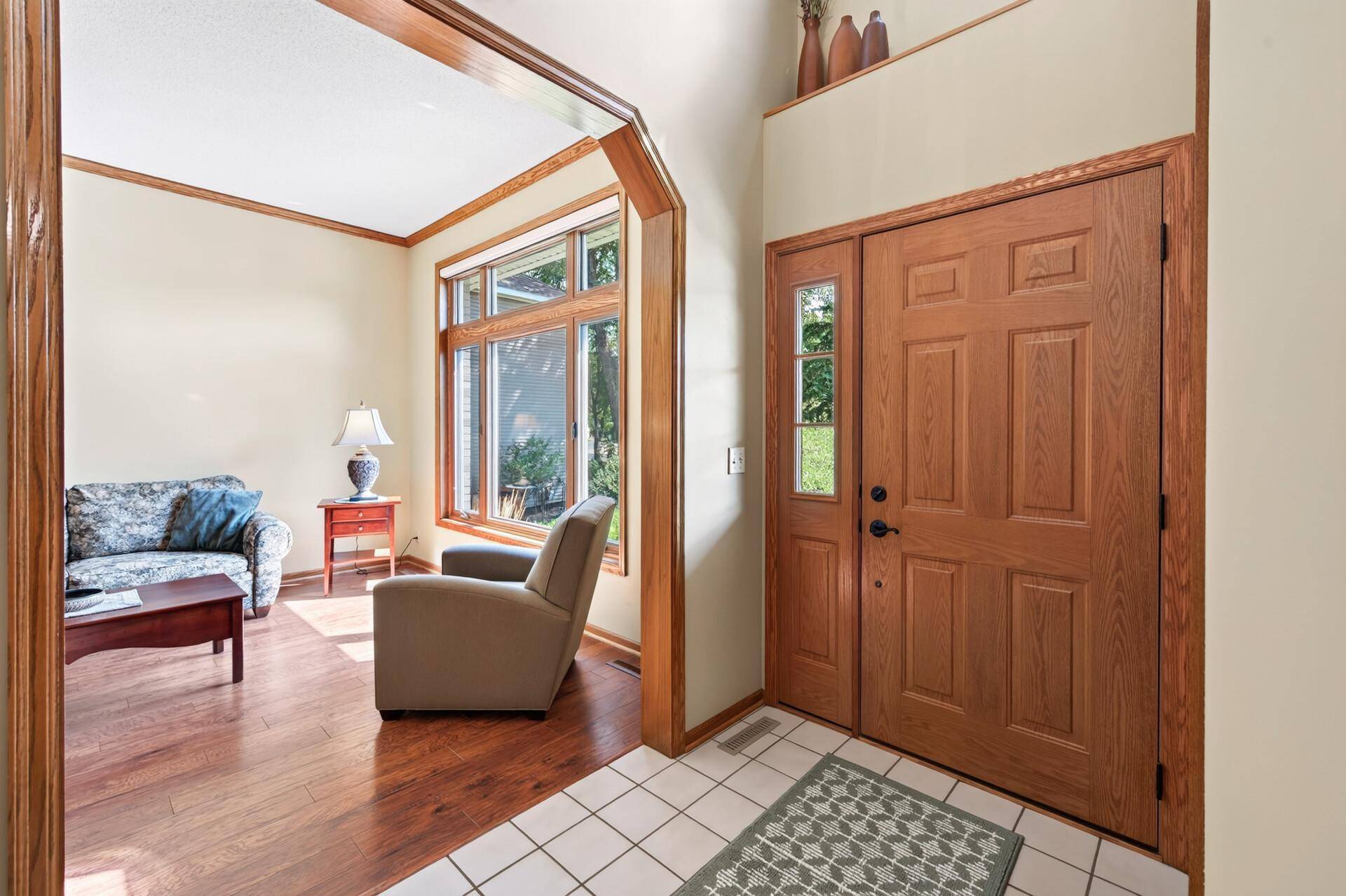 2277 Moreland CT E, Maplewood, MN 55119