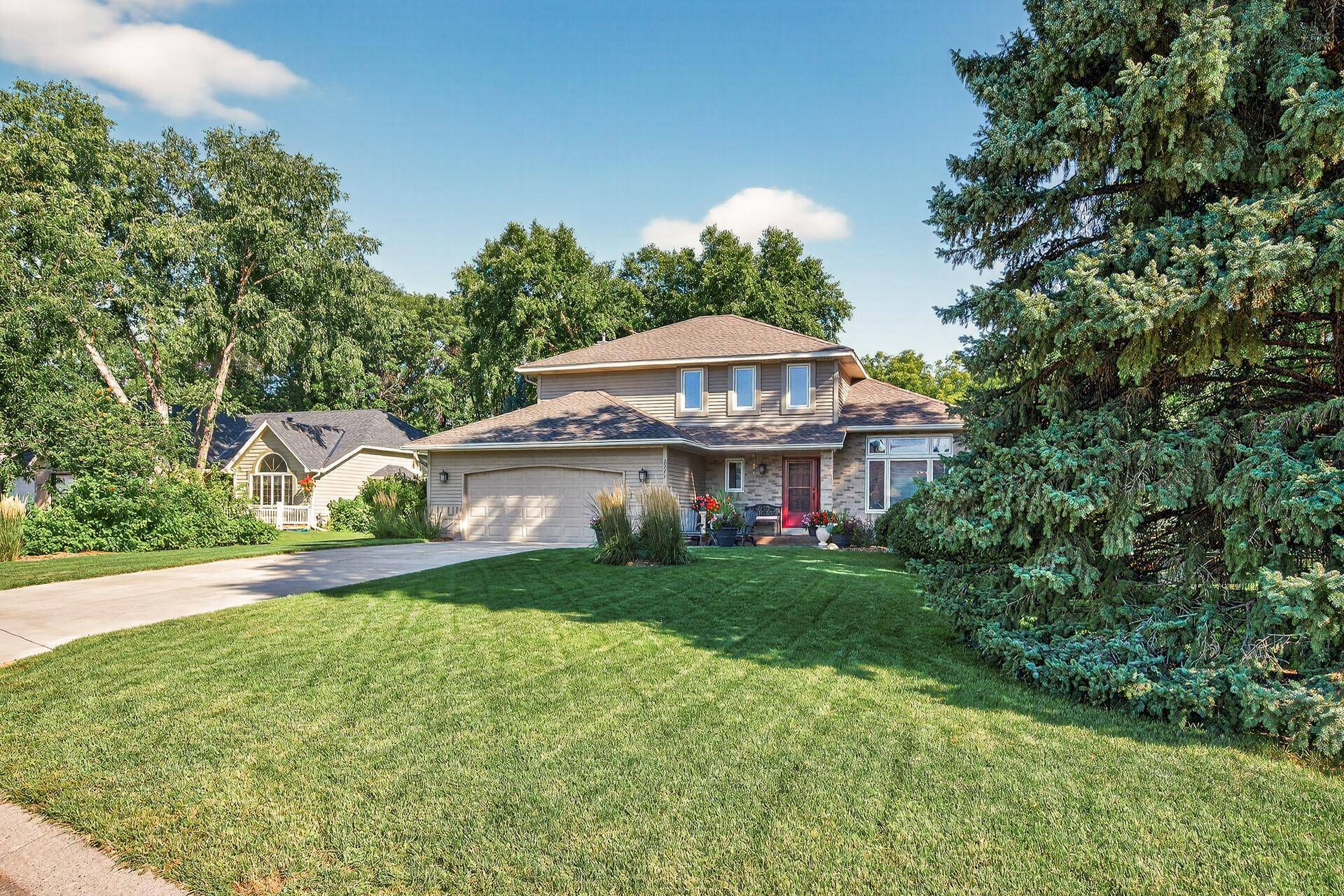 2277 Moreland CT E, Maplewood, MN 55119