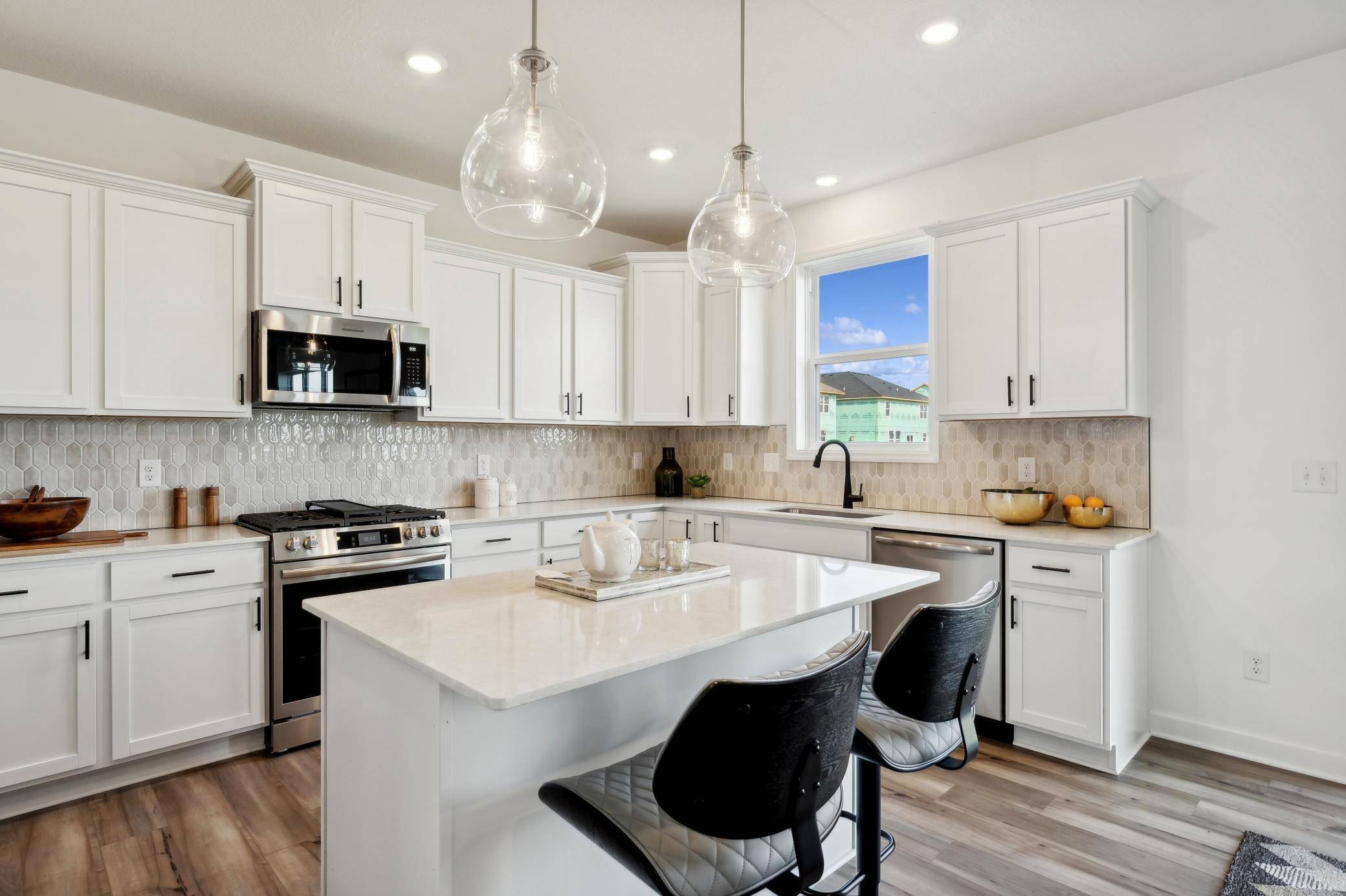 8933 Periwinkle BLVD, Woodbury, MN 55129