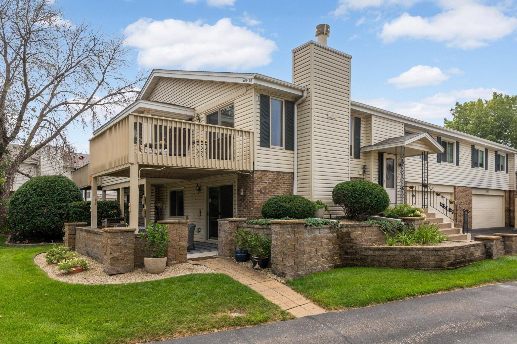 5205 Beachside DR, Minnetonka, MN 55343