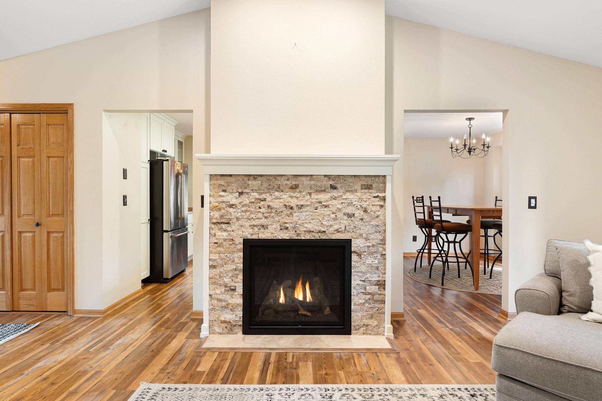 659 Crestview LN, Owatonna, MN 55060