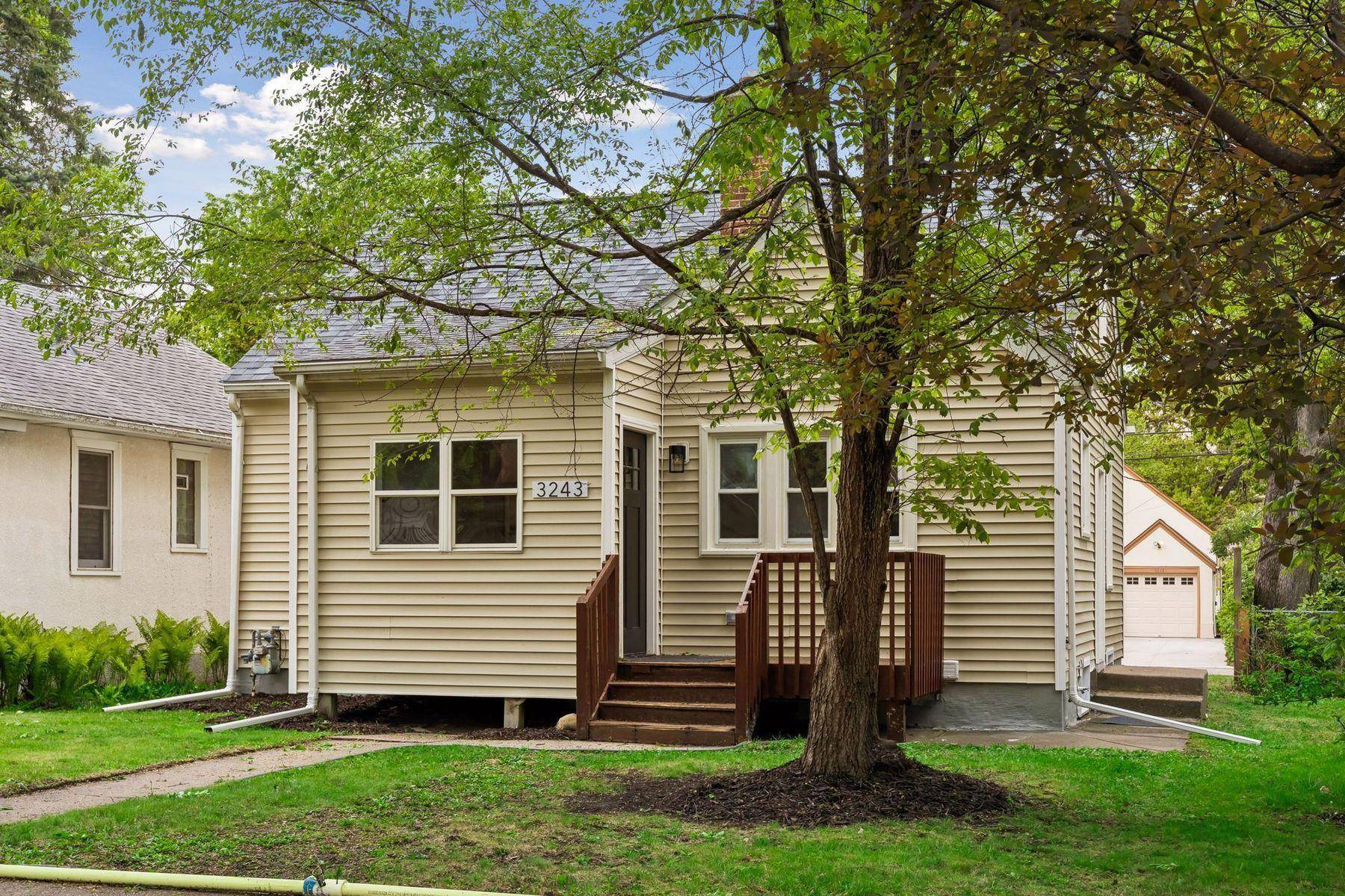 3243 Washburn AVE N, Minneapolis, MN 55412