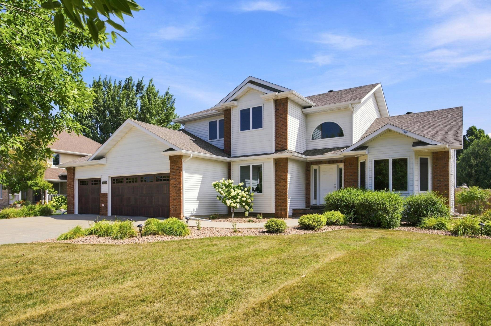 1906 E Rose Creek Pkwy S, Fargo, ND 58104