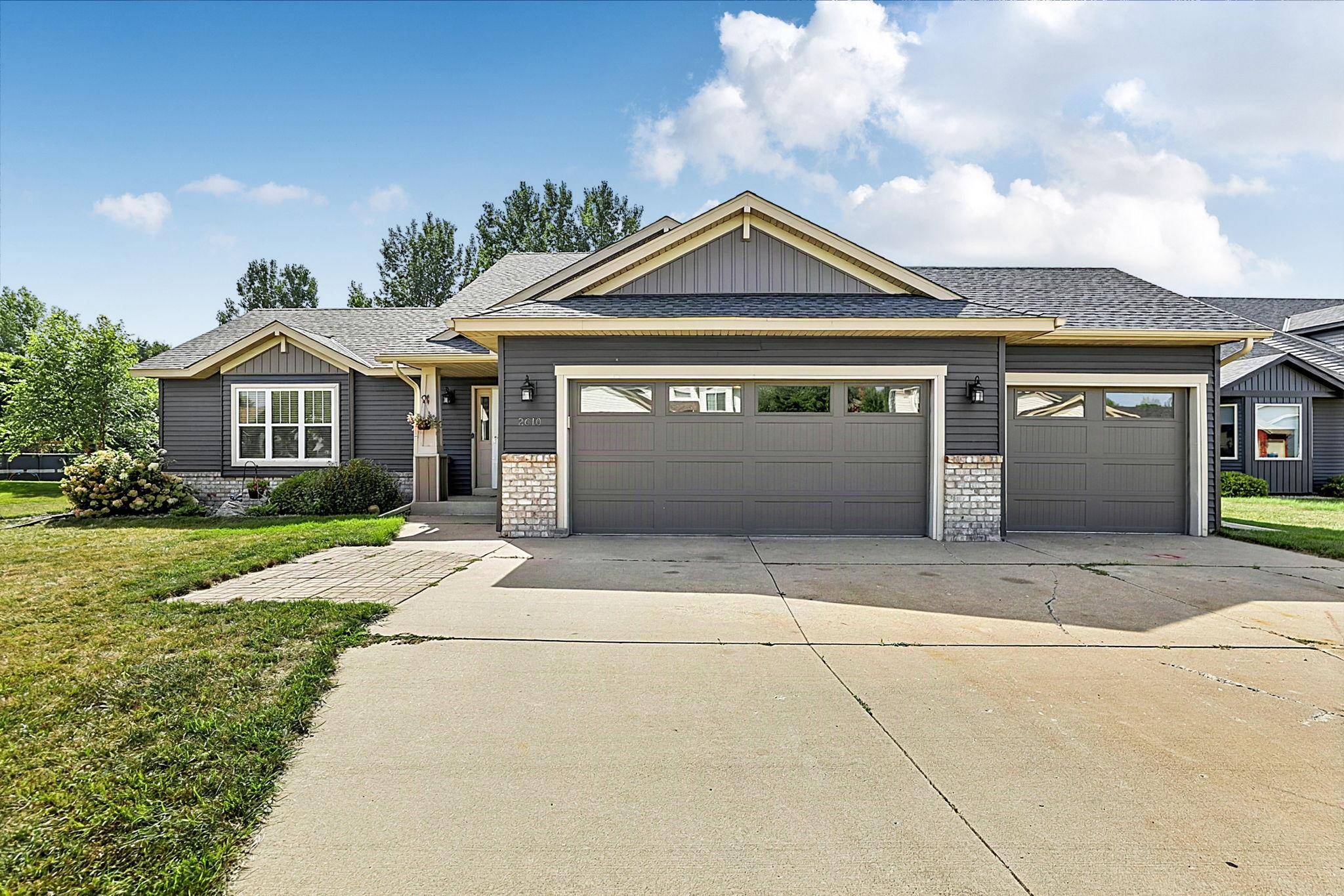 2610 Ocarina DR, Sauk Rapids, MN 56379