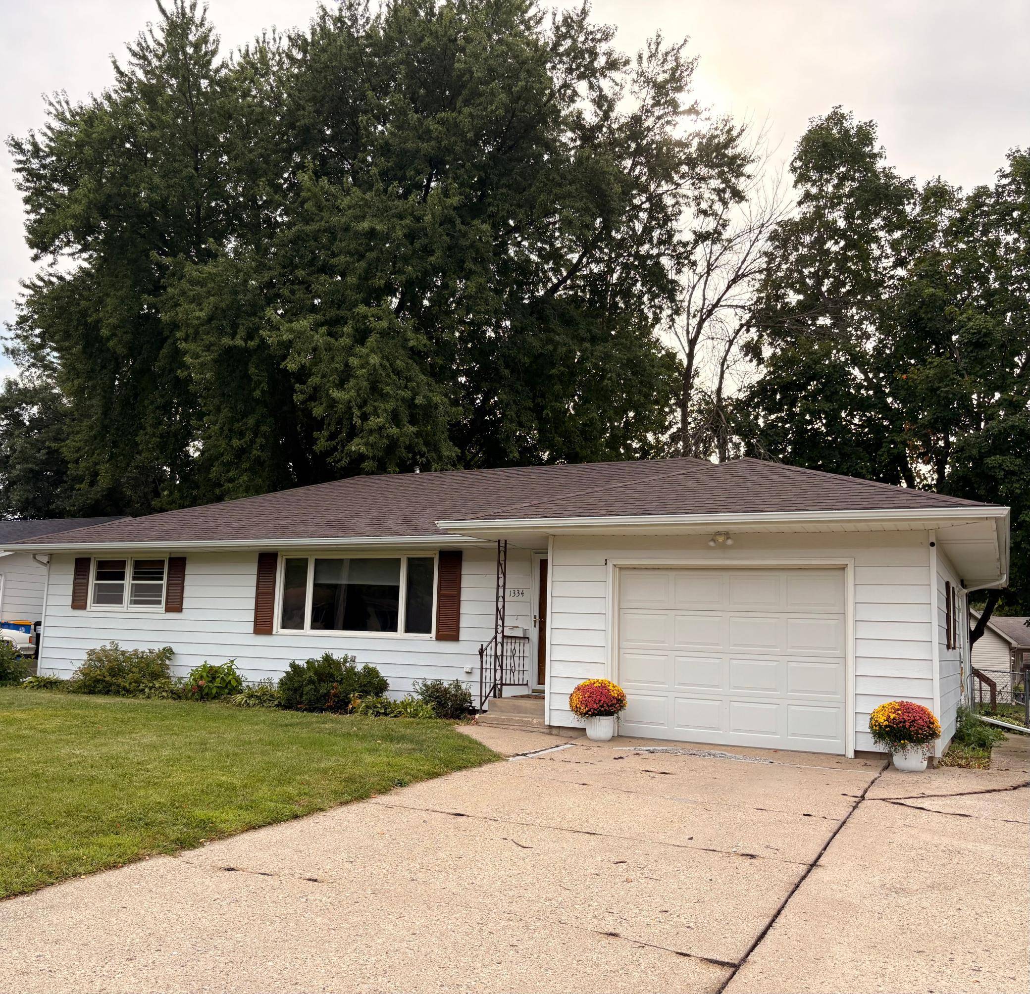 1334 Lincoln AVE, Owatonna, MN 55060