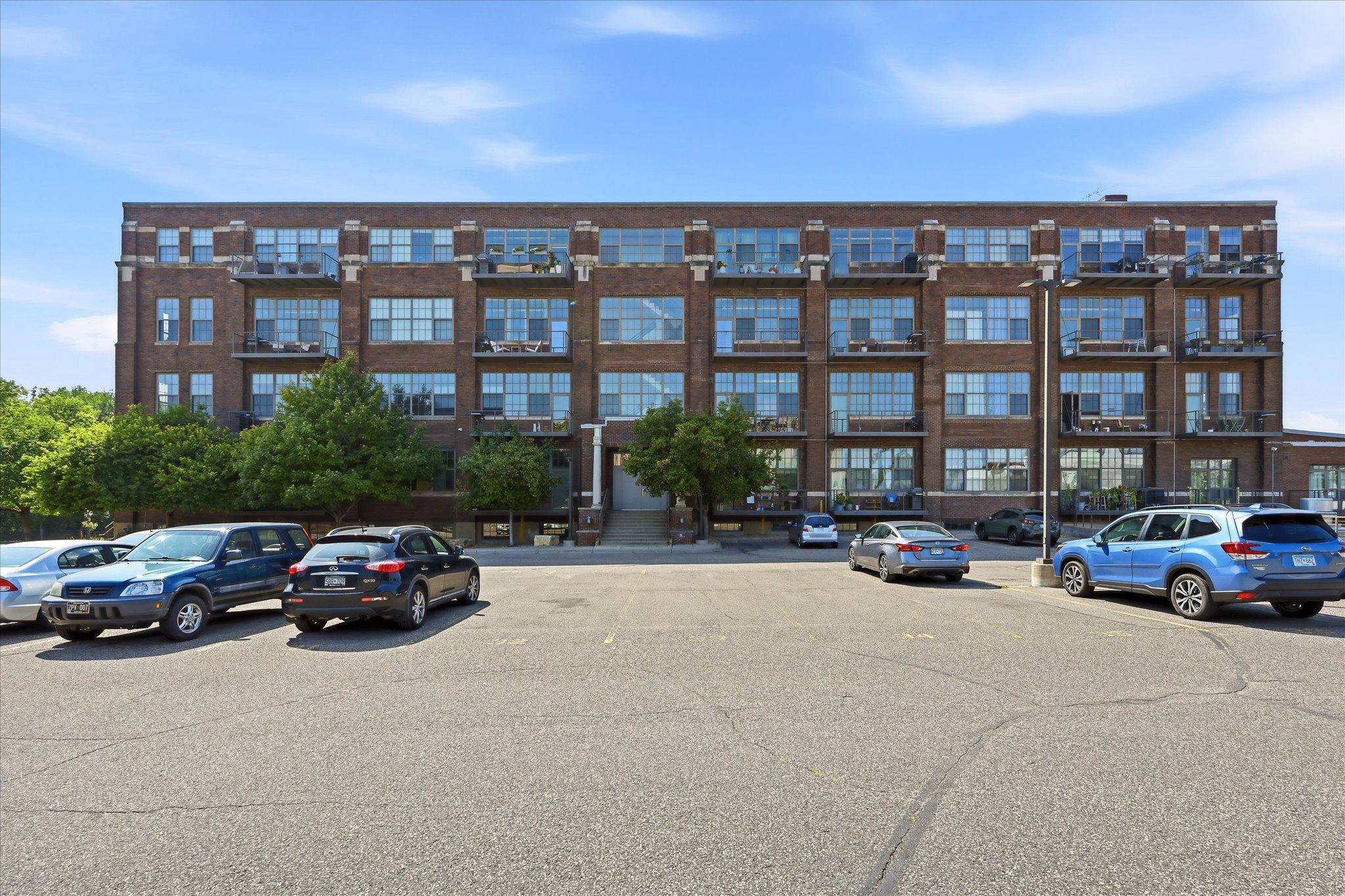 1901 E Hennepin AVE #202, Minneapolis, MN 55413