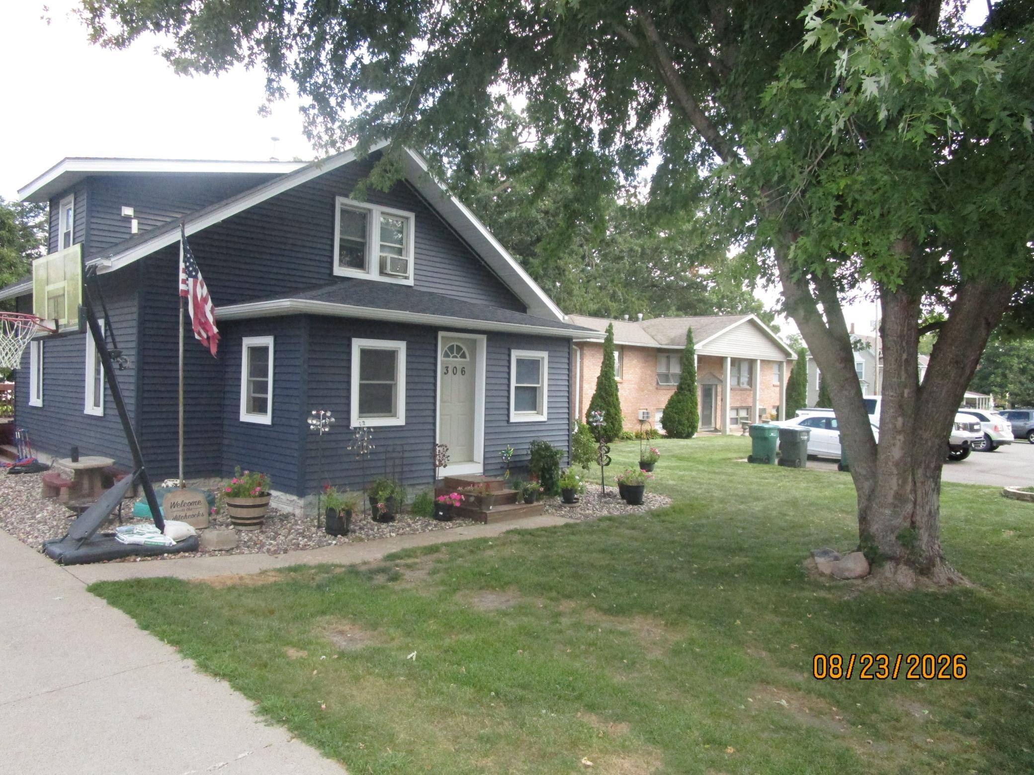 306 2nd ST SW, Pine Island, MN 55963