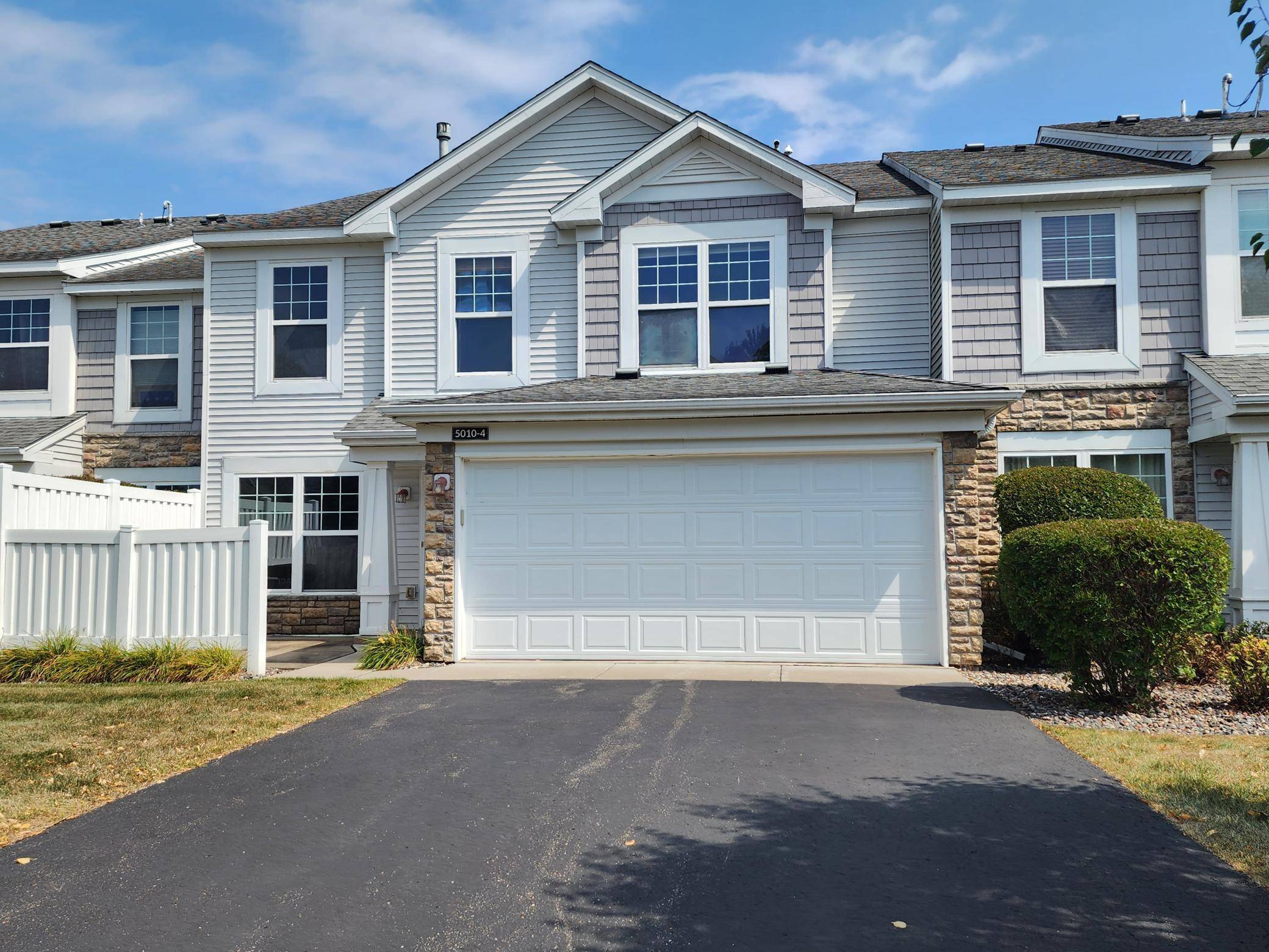 5010 149th ST N #4, Hugo, MN 55038