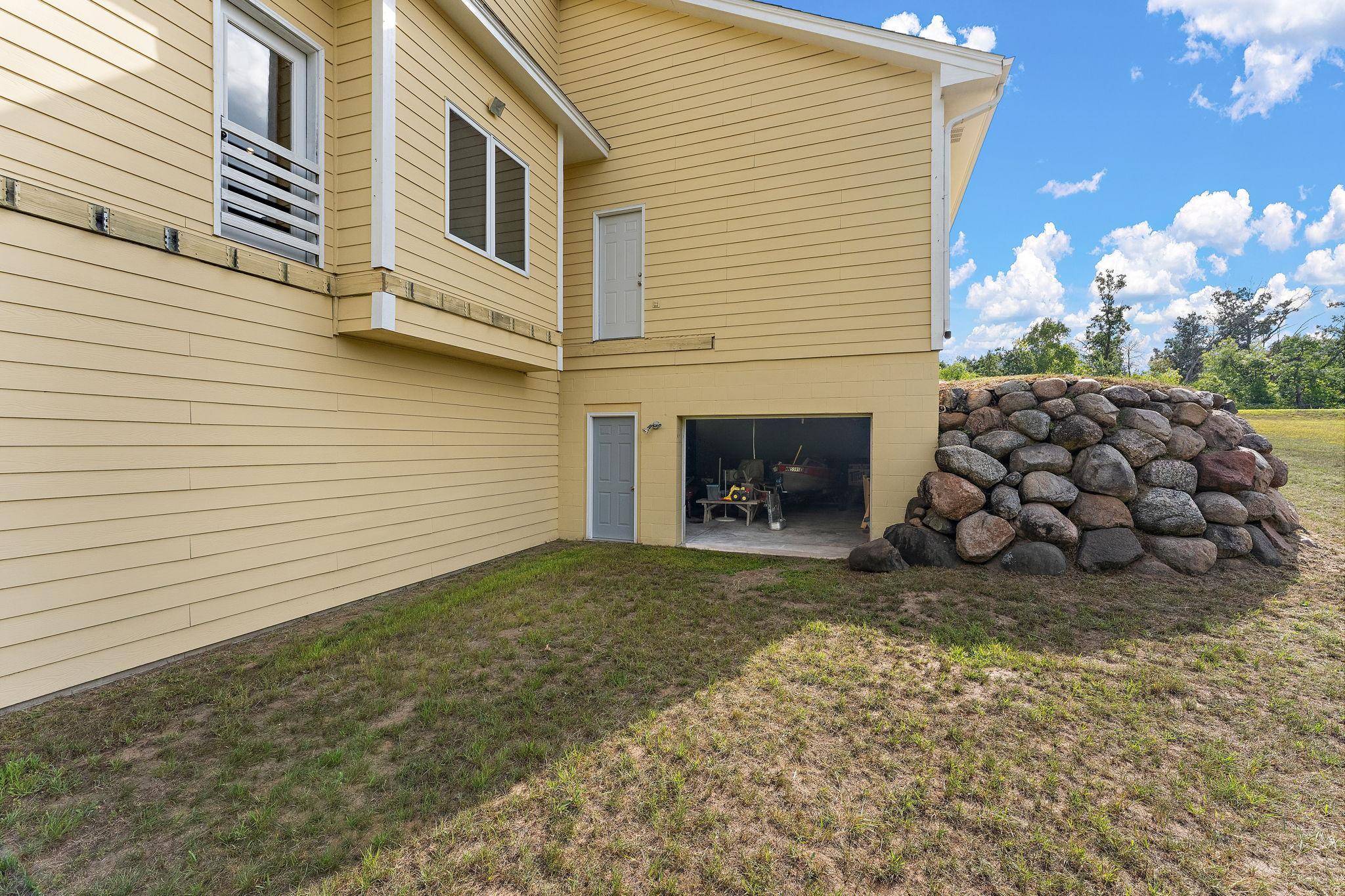 25990 Rum River DR NW, Isanti, MN 55040