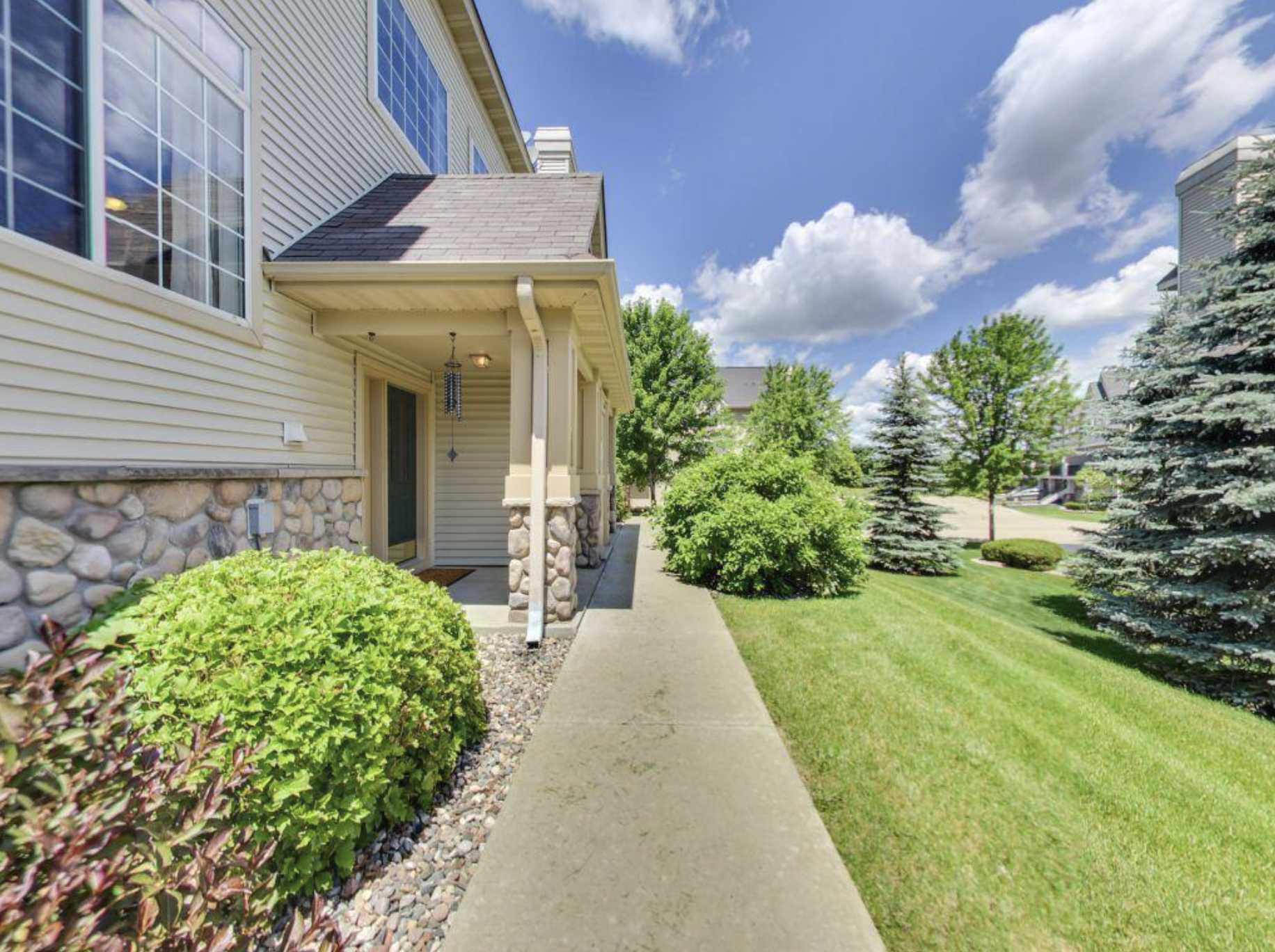 7614 Southridge LN, Savage, MN 55378