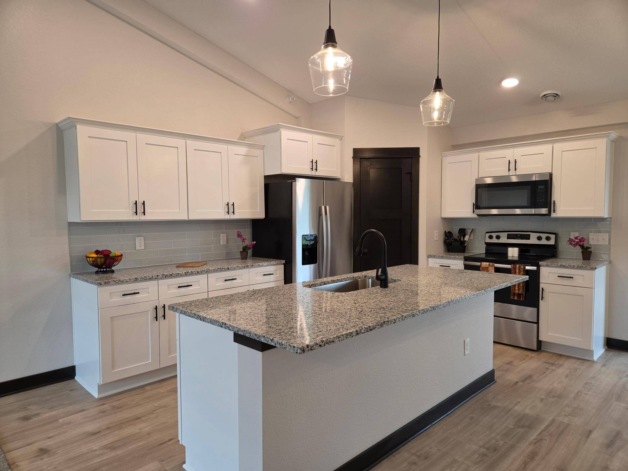 912 Katelyn CIR NE, Montgomery, MN 56069