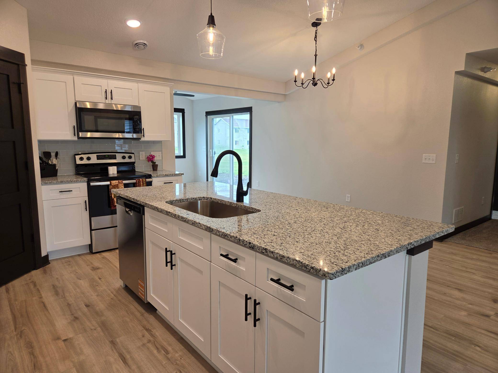 912 Katelyn CIR NE, Montgomery, MN 56069