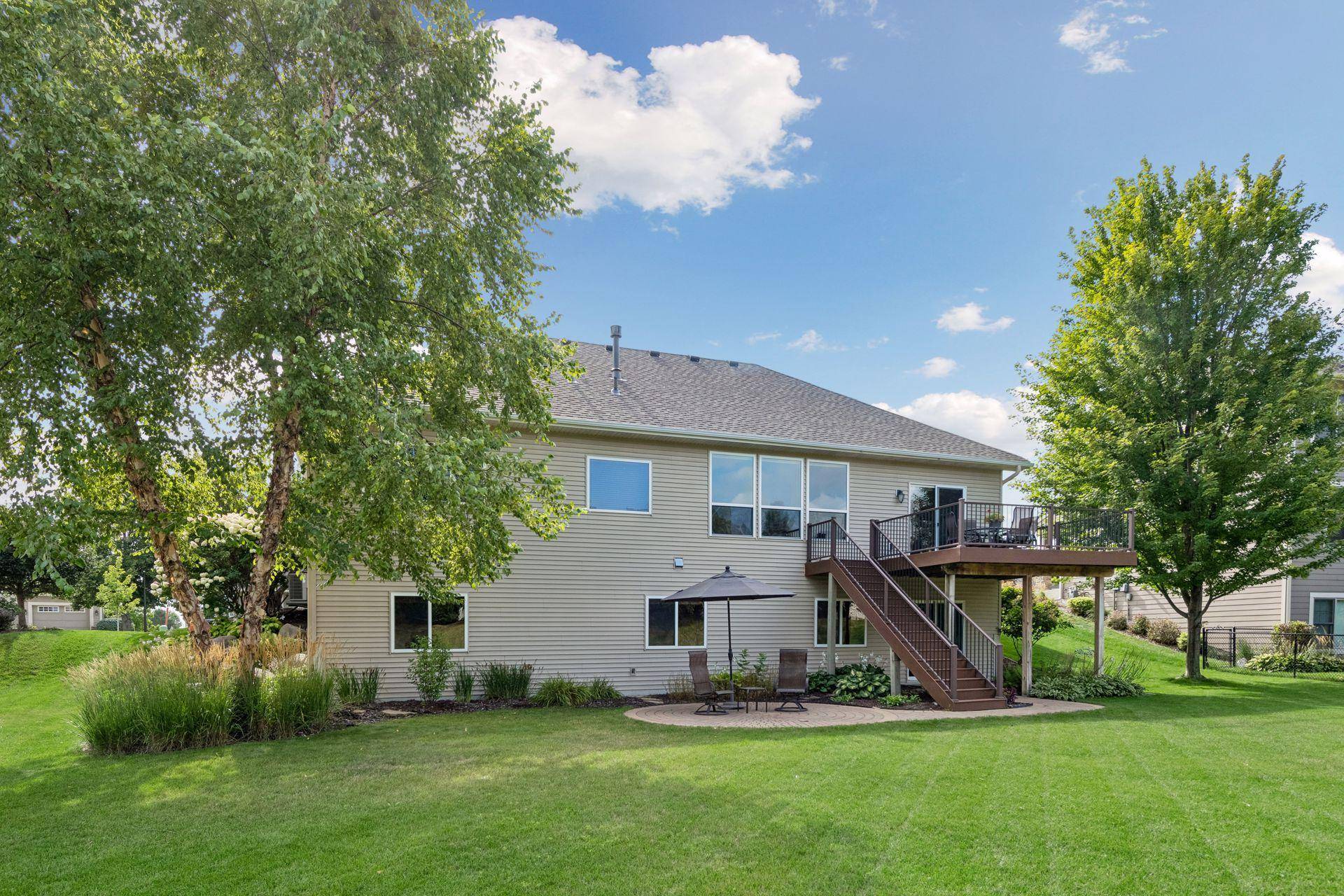 1542 Sparrow RD, Waconia, MN 55387