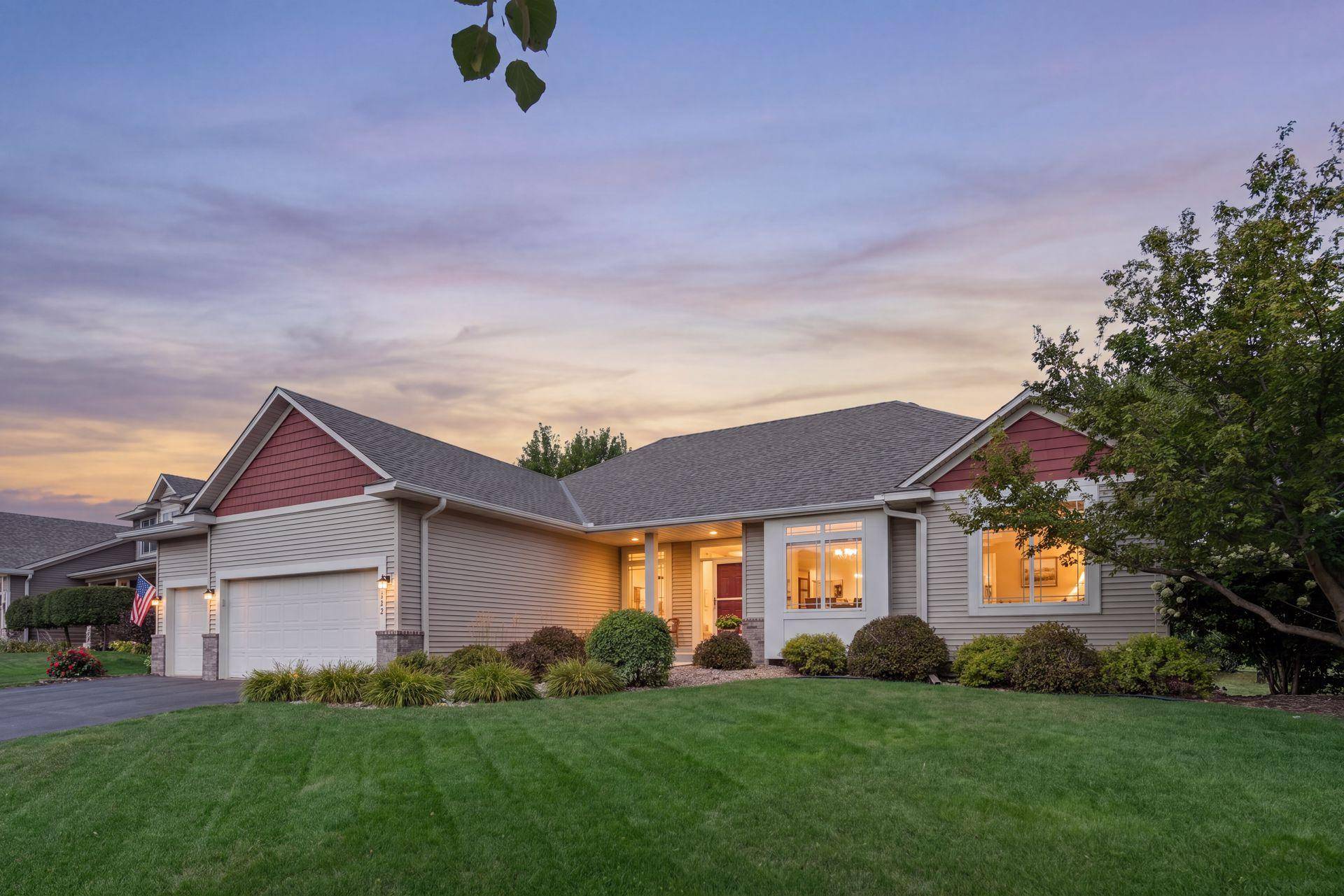1542 Sparrow RD, Waconia, MN 55387