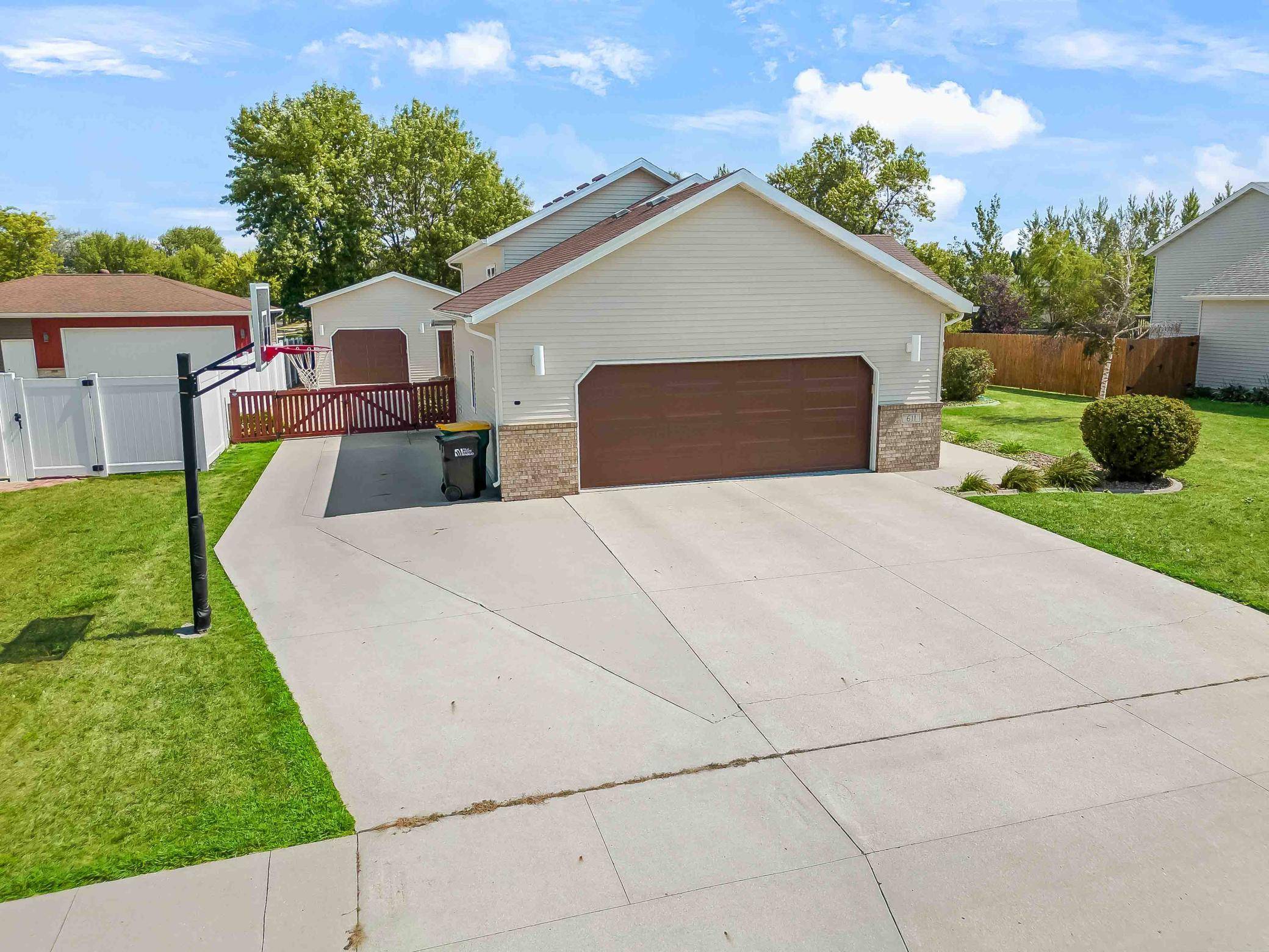 611 11th ST W, West Fargo, ND 58078