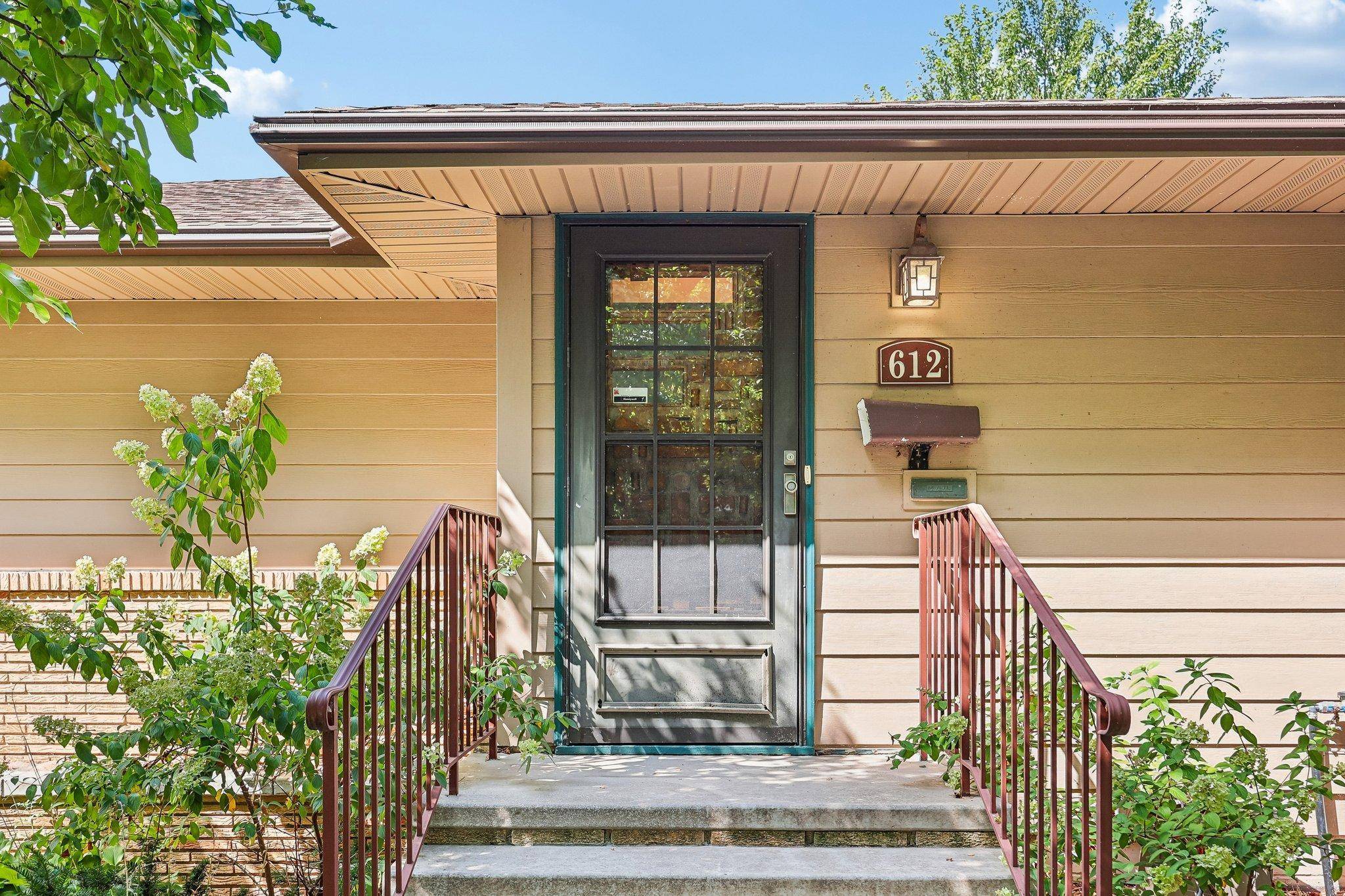 612 Russell AVE S, Minneapolis, MN 55405