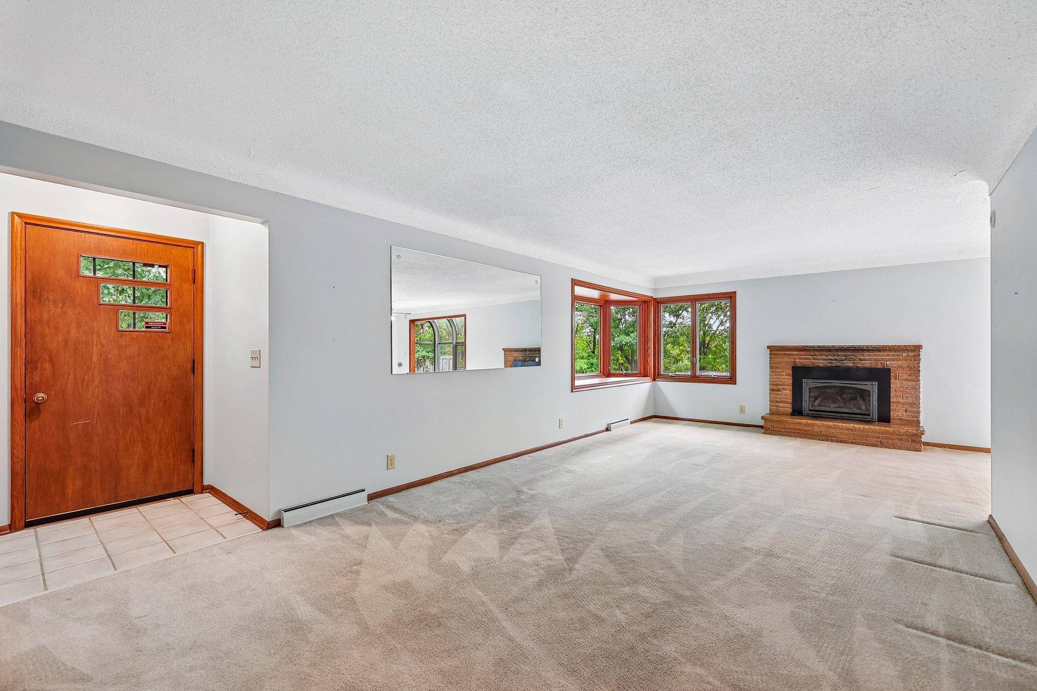 612 Russell AVE S, Minneapolis, MN 55405