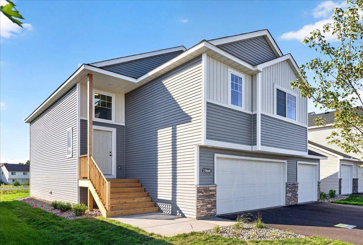 1815 Pierce ST S, Cambridge, MN 55008