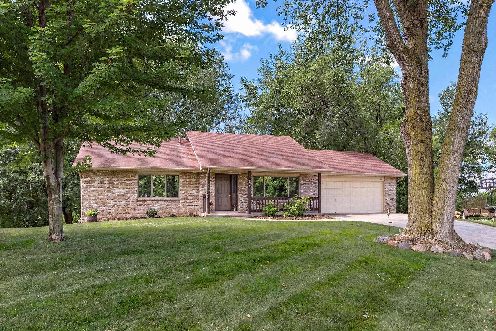 17781 Jasper CT, Lakeville, MN 55044