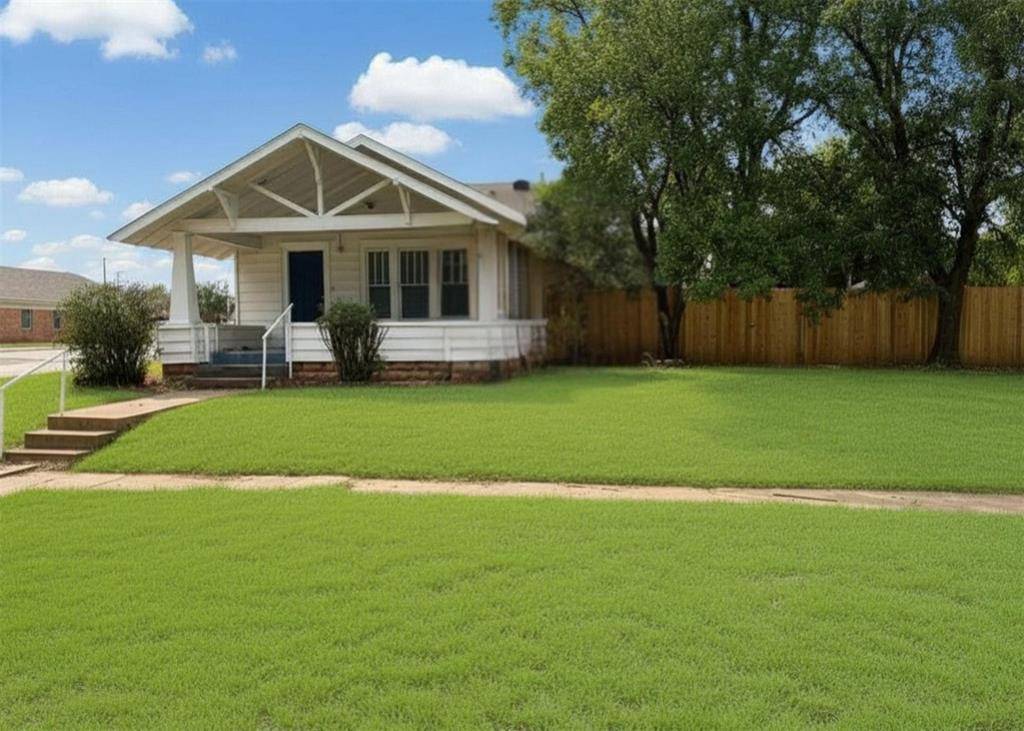 303 N Washington AVE, Elk City, OK 73644
