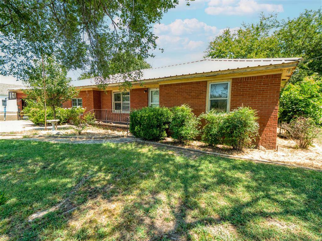 414 S 3rd ST, Byars, OK 74831
