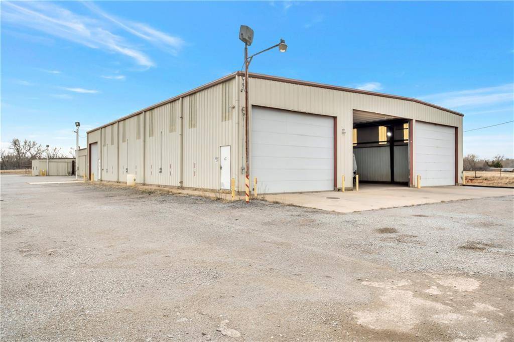 6 Highway HWY, Elk City, OK 73644