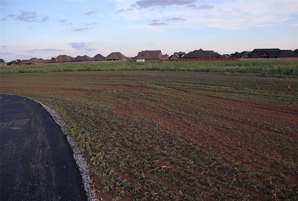 24126 E Harvest View Dr. (1016) RD, Weatherford, OK 73096
