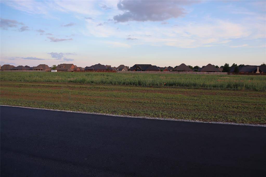 24126 E Harvest View Dr. (1016) RD, Weatherford, OK 73096