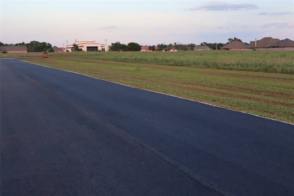 24130 E Harvest View Drive (1016) RD, Weatherford, OK 73096