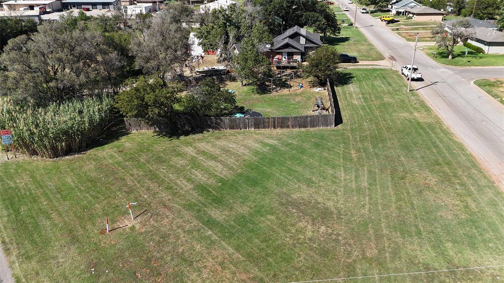 201 N 3 RD ST, Weatherford, OK 73096