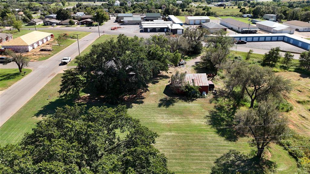201 N 3 RD ST, Weatherford, OK 73096