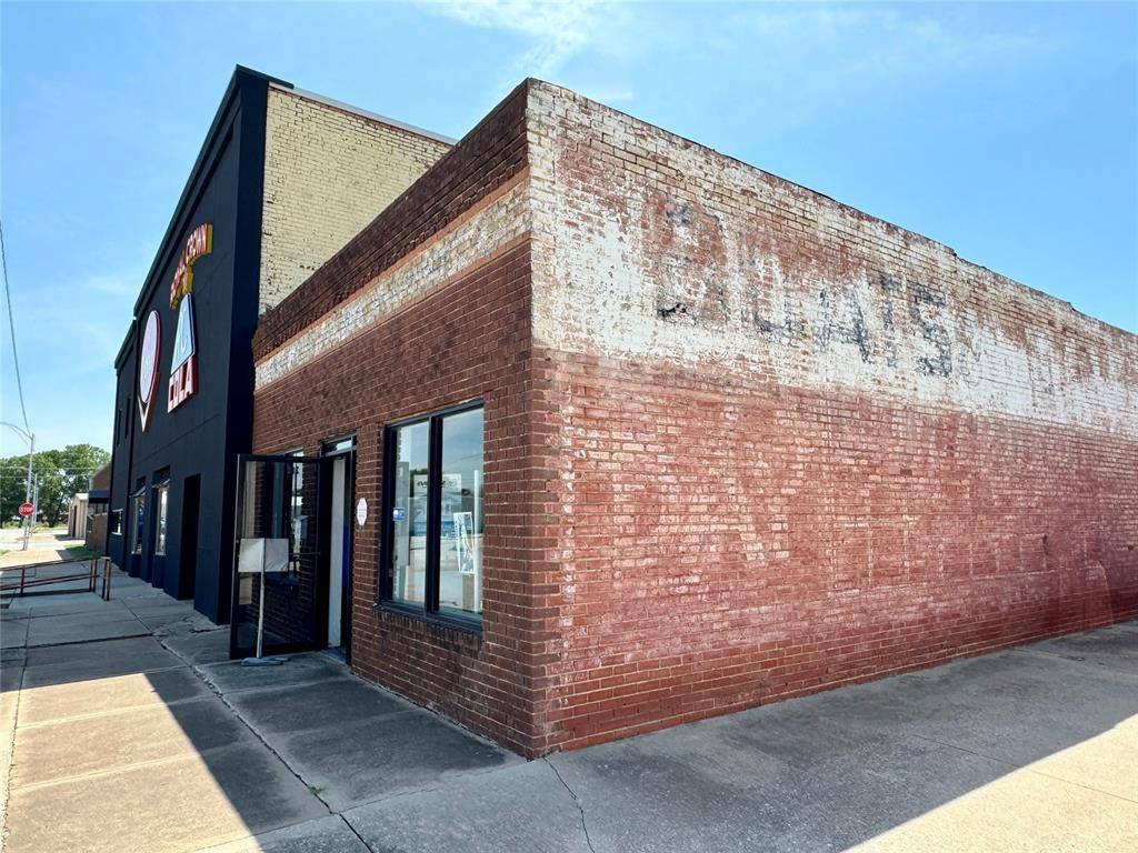 215 Kansas AVE, Chickasha, OK 73018