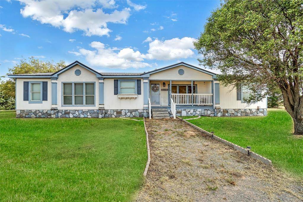 32042 N County Road 1960 RD, Willow, OK 73673