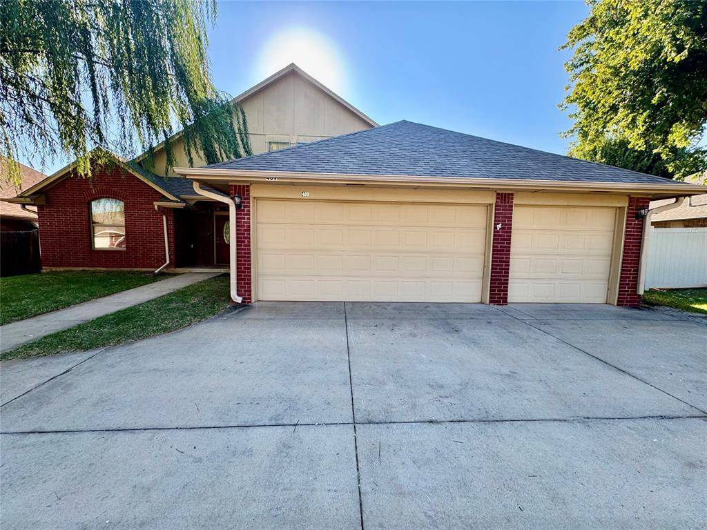 409 Sage Brush RD, Yukon, OK 73099