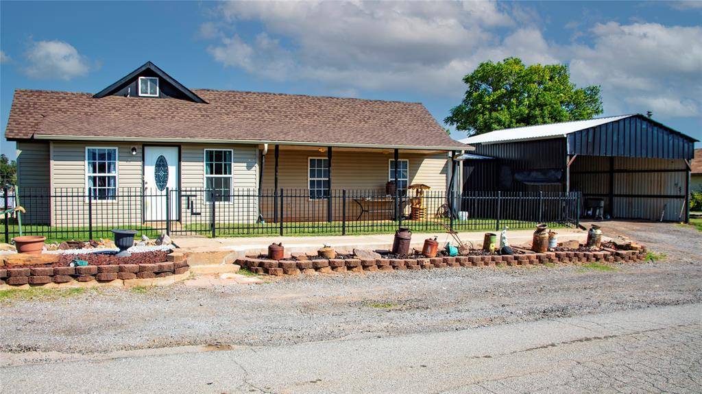107 E Johnny Bench, Binger, OK 73009
